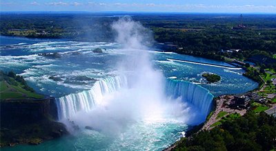 Niagara Falls horseshoe falls and mist